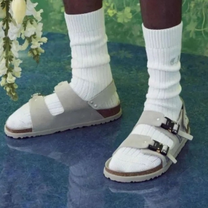 Dior与Birkenstock联名鞋履系列将发售