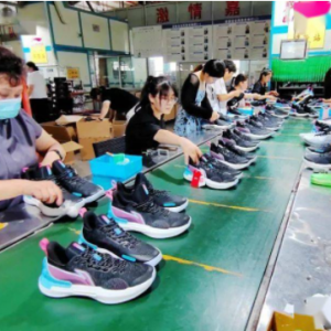 河南睢县：制鞋和鞋材企业427家 年产能达3亿双