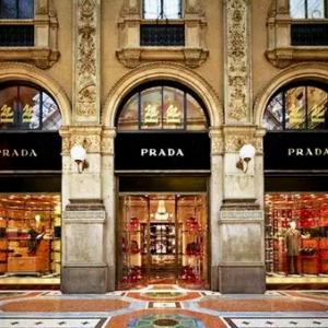Prada收购托斯卡纳家族制革厂Superior 43.65%的股权