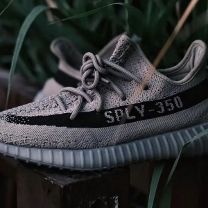 adidas或将于明年1月重新推出YEEZY
