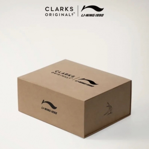 CLARKS将与LINING 1990发布联名鞋履