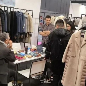“辛集展团”惊艳米兰！