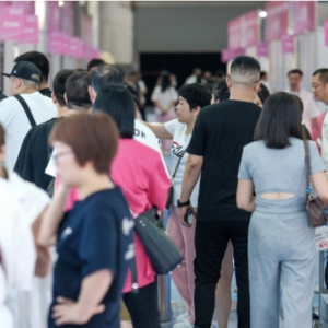 温州鹿城：中国鞋都鞋类交易会吸金超15亿元