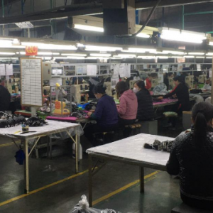 鞋厂缺单疲惫不堪，越南3000家工厂面临搬迁